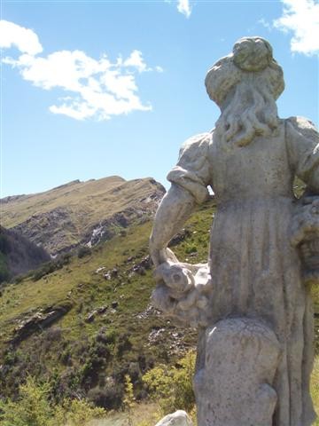 Who is looking up the skippers valley?